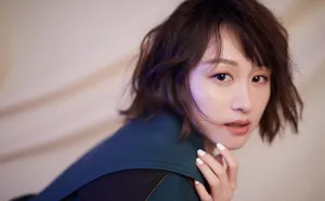 练练水手服乱发甜酷街拍图片_3