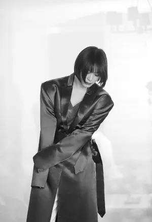 黄璐复古摩登光影写真图片