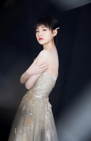 李庚希薄纱裙仙气写真图片_2