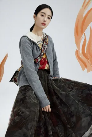 杨采钰优雅温婉写真图片_5