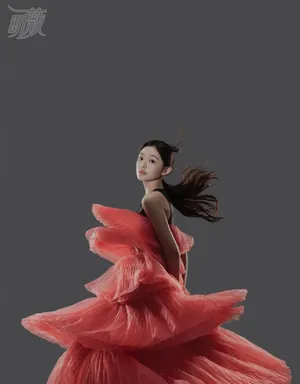林允时尚杂志封面大片写真图片_5