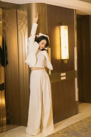 汤唯妩媚动人性感写真图片_4