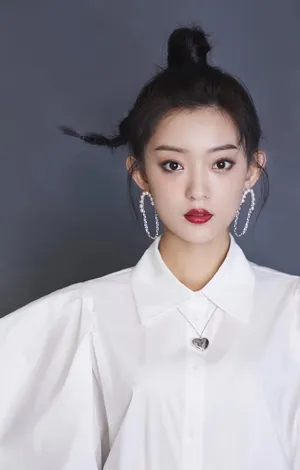 罗予彤妩媚红唇写真图片_4