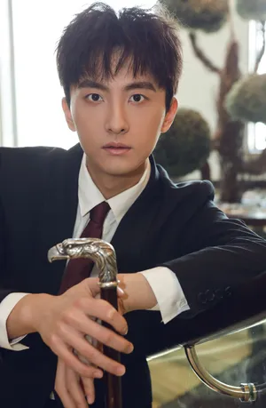 牛骏峰帅气英伦风西装写真图片_2