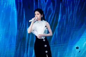 张碧晨纯美性感舞台照图怕_4
