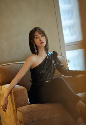 蓝盈莹酷美干练写真图片_6