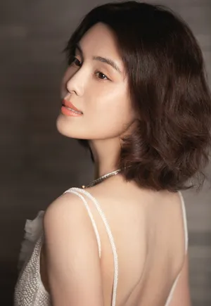 韩丹桐鱼尾裙性感诱人写真_9