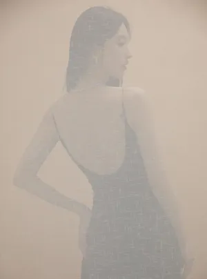 张俪美艳迷人黑裙写真图片
