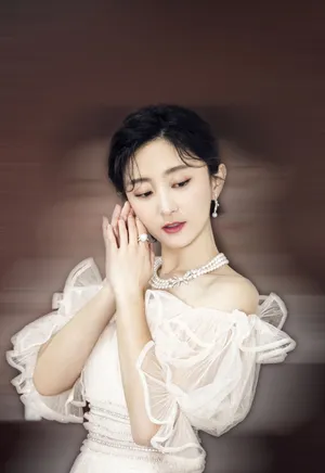 赵秦粉色露肩裙诱人性感图片_2