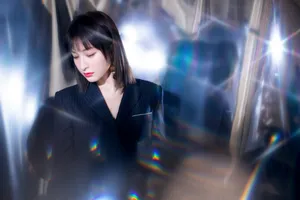 吴昕黑西装干练优雅写真图片_3
