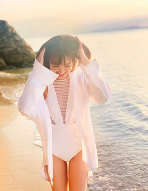 毛晓彤甜美浪漫海边写真图片_5