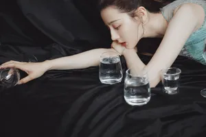 迪丽热巴妙曼身姿性感写真图片_12