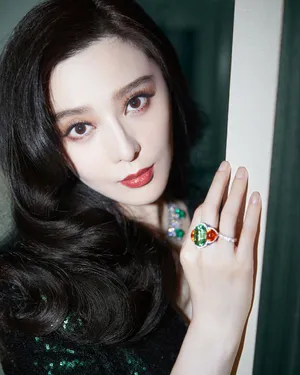 范冰冰亮片衫优雅靓丽写真图片
