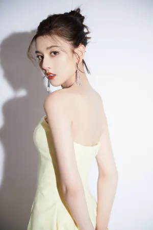 宋祖儿鹅黄礼服仙气写真图片_3
