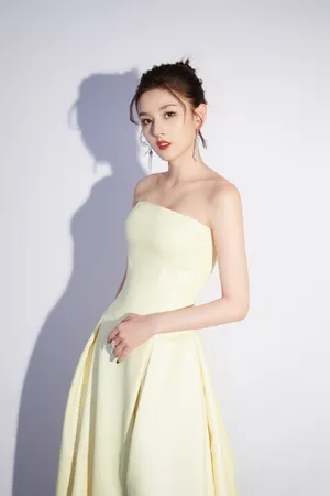 宋祖儿鹅黄礼服仙气写真图片_5