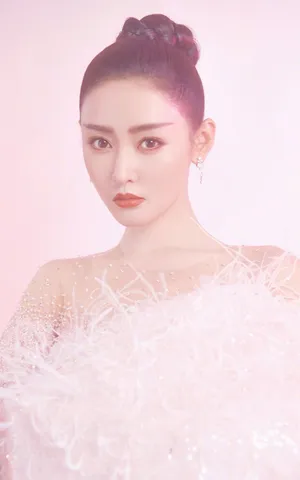 张天爱羽毛裙唯美写真图片_3