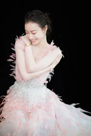 倪妮粉色系仙女范写真图片_5