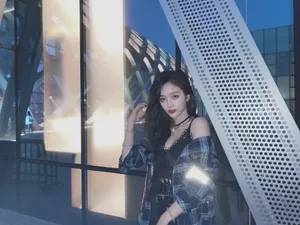 吴宣仪黑色系妩媚性感写真图片