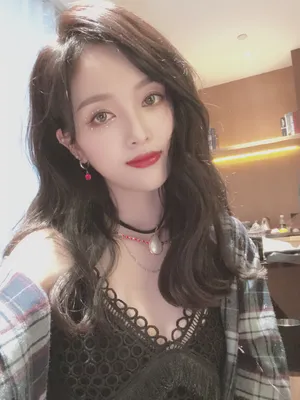 吴宣仪黑色系妩媚性感写真图片_4