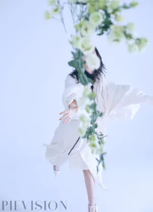 熊乃瑾清秀甜美写真图片