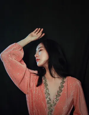 刘丁菡清新甜美写真图片