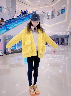 宣璐活力俏皮街拍图片_1