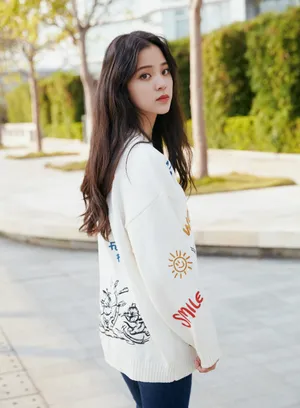 欧阳娜娜潮趣少女感写真图片