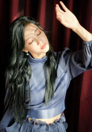 弦子初秋穿搭时尚性感写真_5