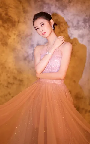 陈钰琪粉色纱裙唯美写真图片_4