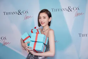 宋祖儿酷飒性感写真图片_4