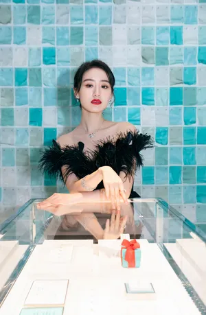 袁冰妍性感黑裙写真图片_10