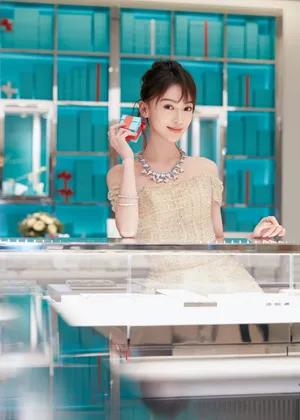 吴谨言仙气甜美写真图片_3