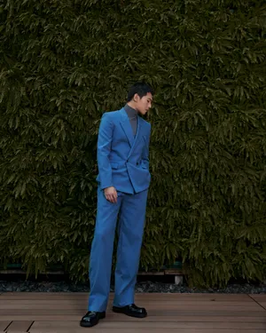 杨洋蓝色西服帅气写真图片_10