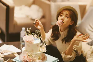 李一桐俏皮甜美写真图片_3