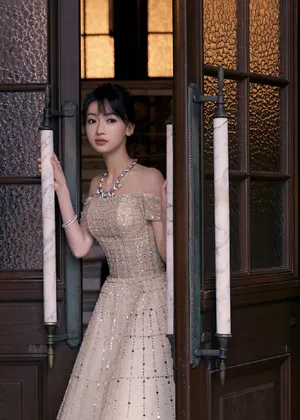 吴谨言唯美浪漫写真图片_2