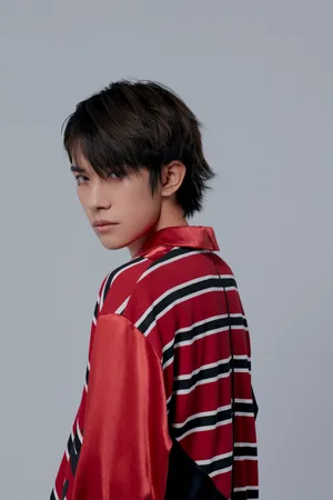 易烊千玺2019玊尔演唱会帅气图片