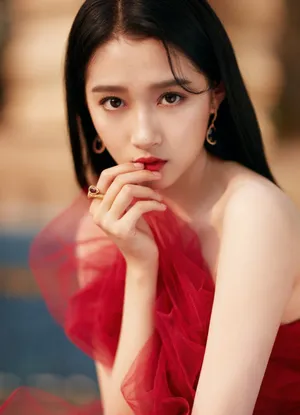 关晓彤红裙性感优雅写真图片_9