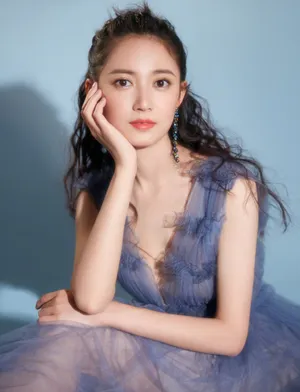 陈钰琪深V纱裙优雅写真图片_4