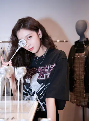 宋妍霏清秀甜美写真图片