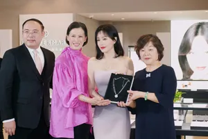 秦岚高挑纤细身材性感图片_12