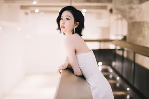 佟丽娅时尚浪漫性感写真图片_5
