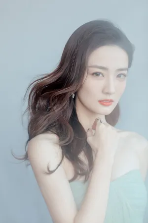 徐璐抹胸裙性感优雅写真图片