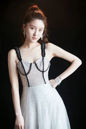 王子璇性感迷人写真图片_2