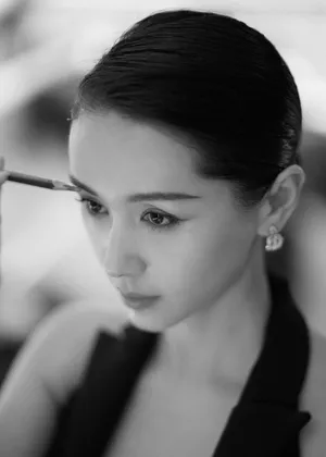 王子文黑色渔网裙性感写真图片_3