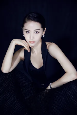 王子文黑色渔网裙性感写真图片_7