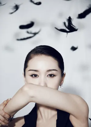 王子文黑色渔网裙性感写真图片_8