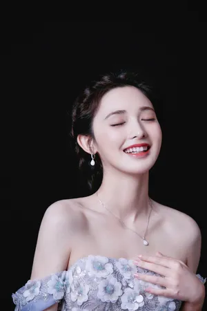 彭小苒雾霾蓝裙性感写真图片_3