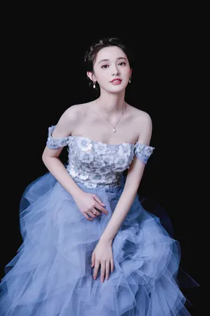 彭小苒雾霾蓝裙性感写真图片_4