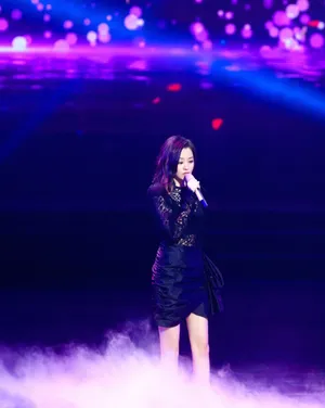 张靓颖唯美浪漫写真图片_4