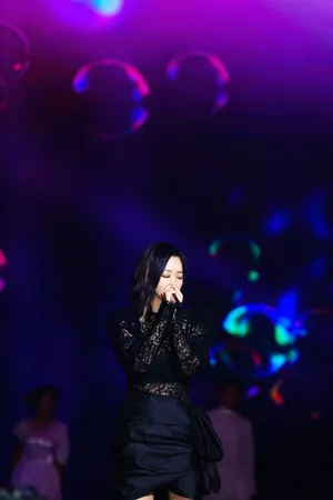张靓颖唯美浪漫写真图片_7